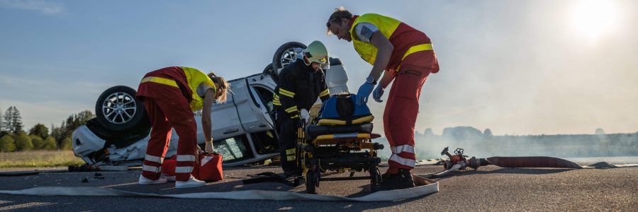 ems workers car wreck ems workers car wreck